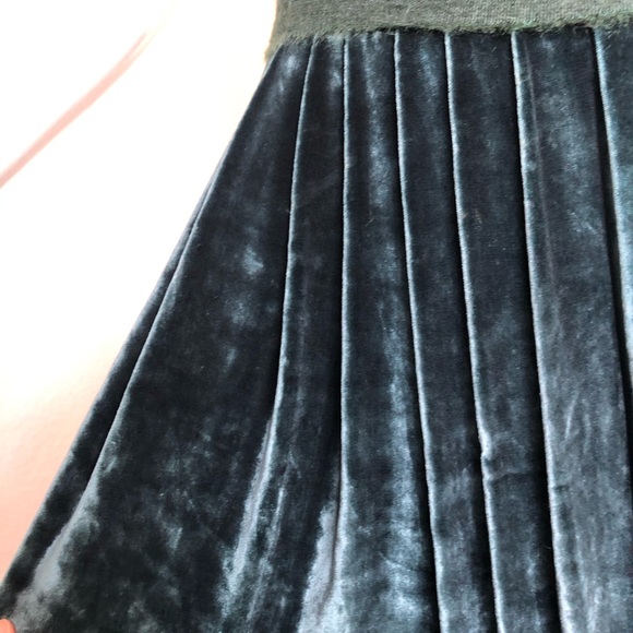 Tia Cibani Green Velvet Jumpsuit - RUNWAY! - Picture 6 of 15